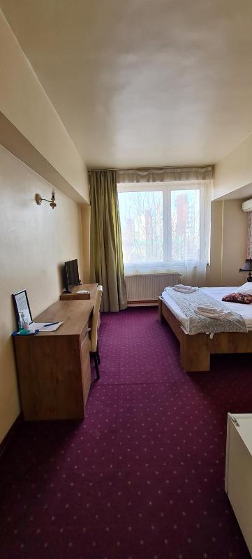 Deluxe Double Room image 3
