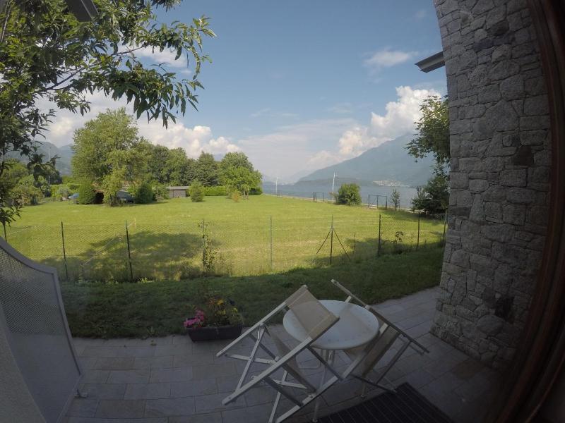 Double or Twin Room with Lateral Lake View image 2