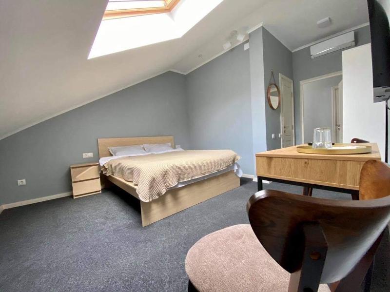 Budget Double Room image 2