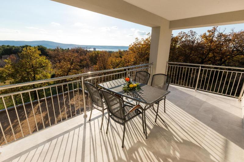 Two-Bedroom Apartment with Balcony image 2