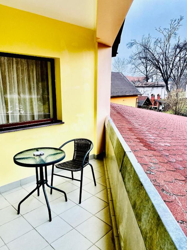 Queen Room with Garden View image 2