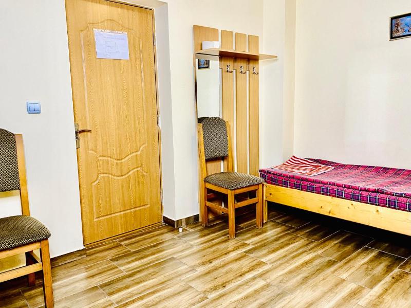 Triple Room with Bathroom image 4