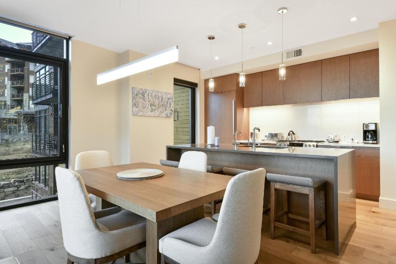 Luxurious 1 BR in Canyons Village-Ski in ski out! Save 20% on 7 Nights! - image 29
