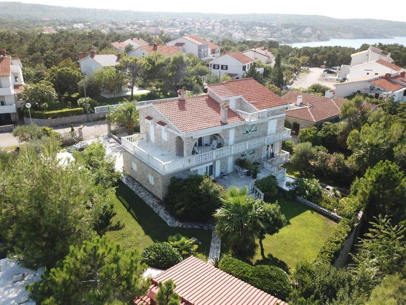 Two-Bedroom Apartment with Sea View image 3