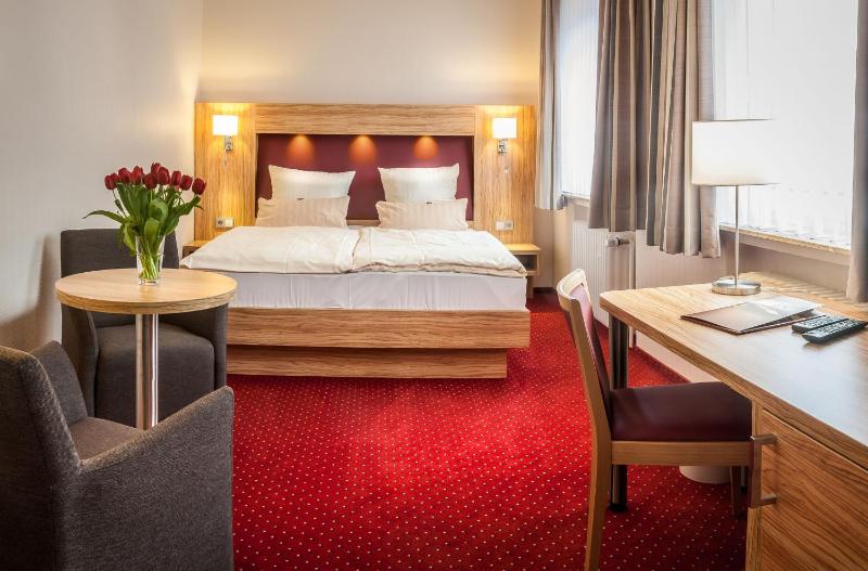 Doppelzimmer mit Französischem Bett image 4