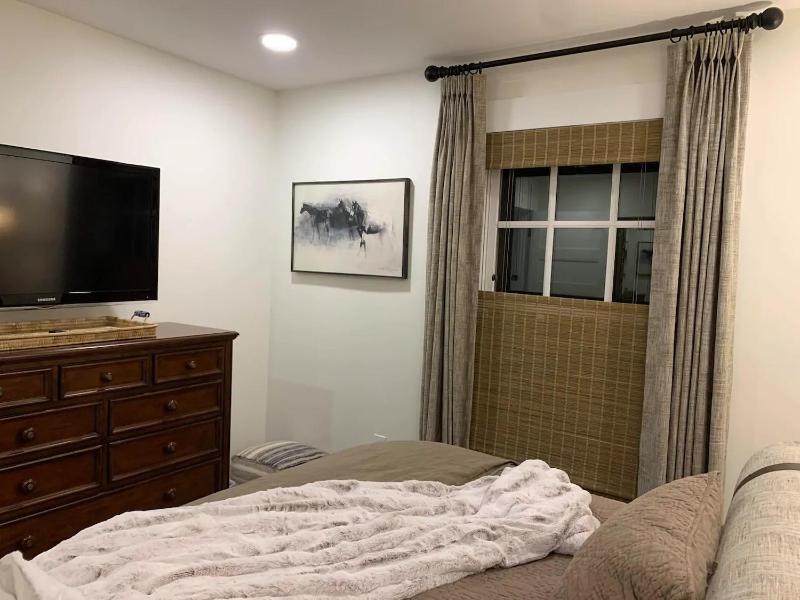 Two-Bedroom House image 4