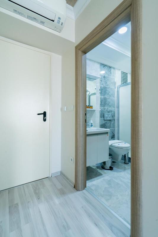 Deluxe Double Room with Sea View image 2