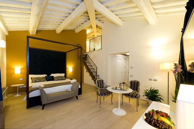 Family Room image 4