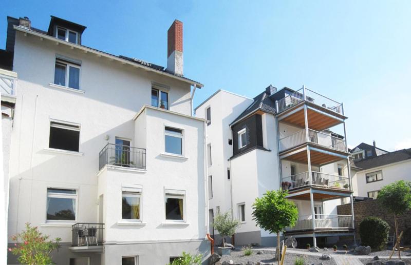 Superior One-Bedroom Apartment with Balcony image 2