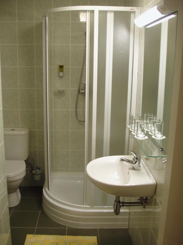Quadruple Room image 2