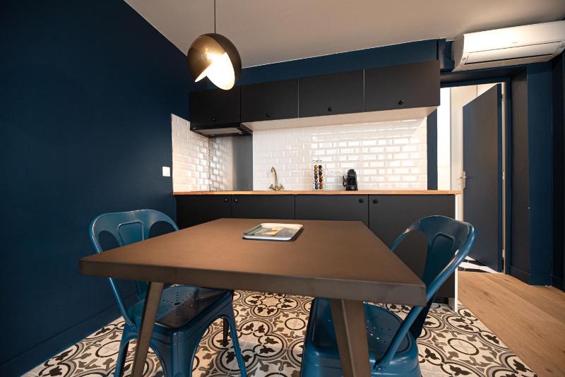 Deluxe Apartment image 2