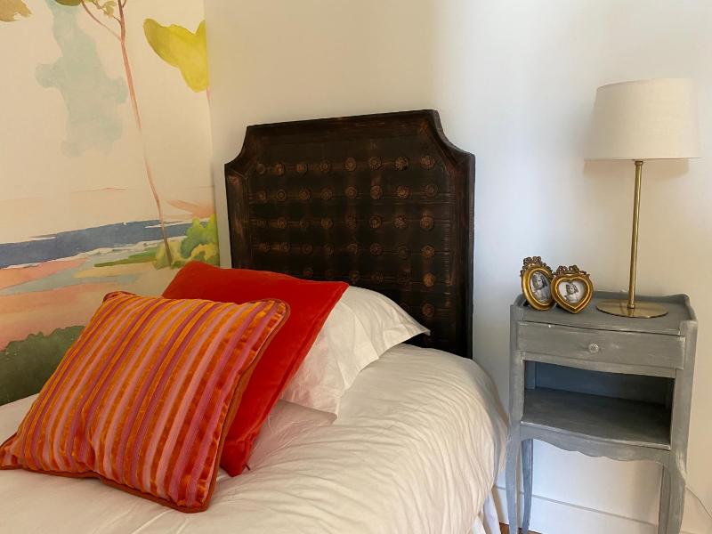 Deluxe Room (2 Adults + 1 Child) image 4