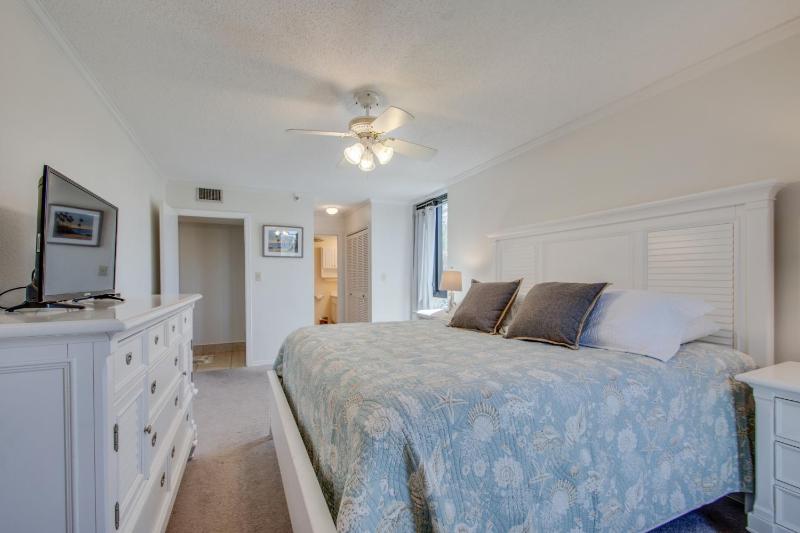 Enclave 202A condo - image 11