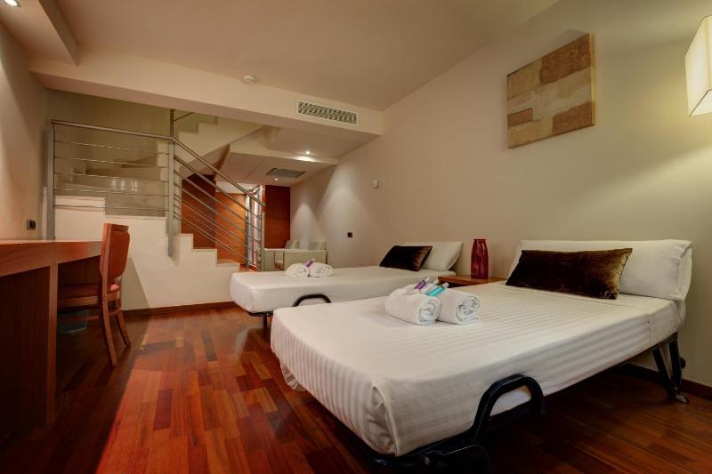 Family Duplex Room image 3