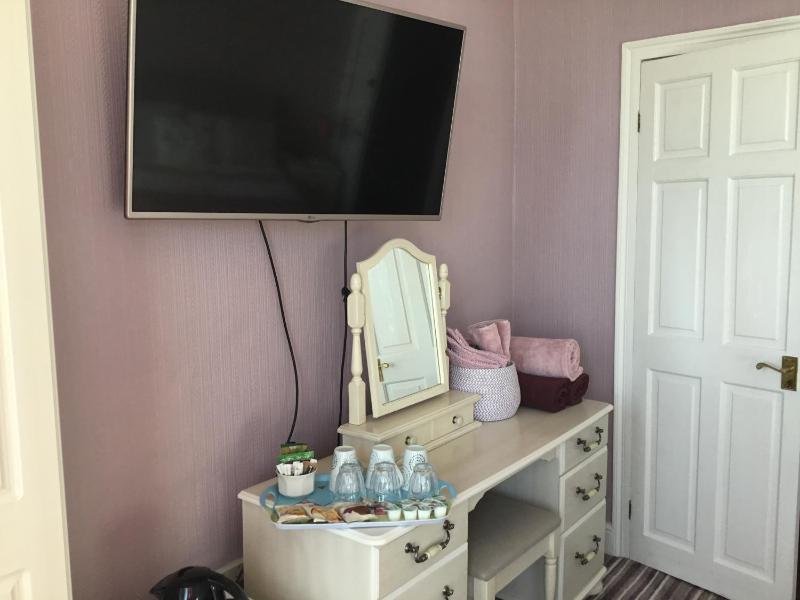 Family Room with Sea View image 2