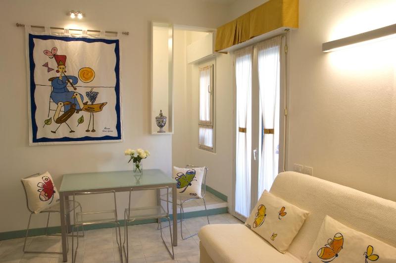 Deluxe One-Bedroom Apartment with Terrace - Attic image 1