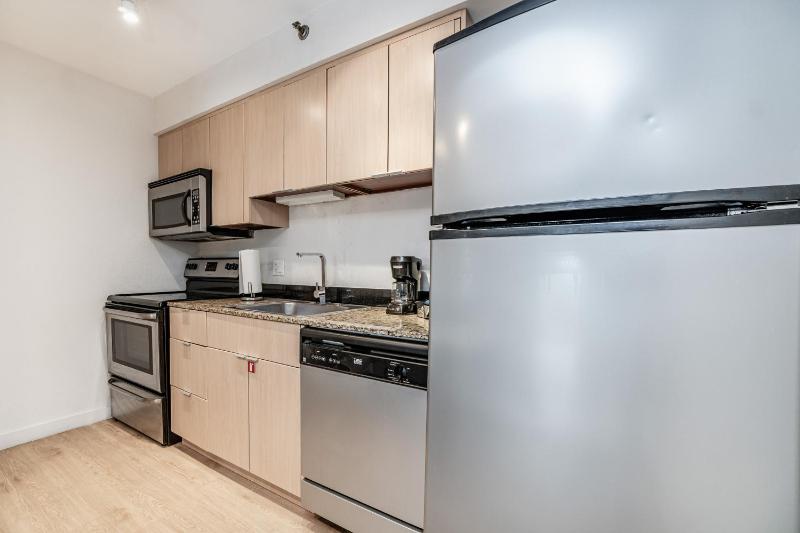 Standard Double Suite image 1