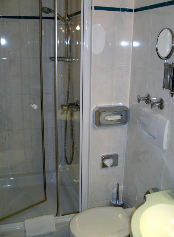 Deluxe Double Room image 2
