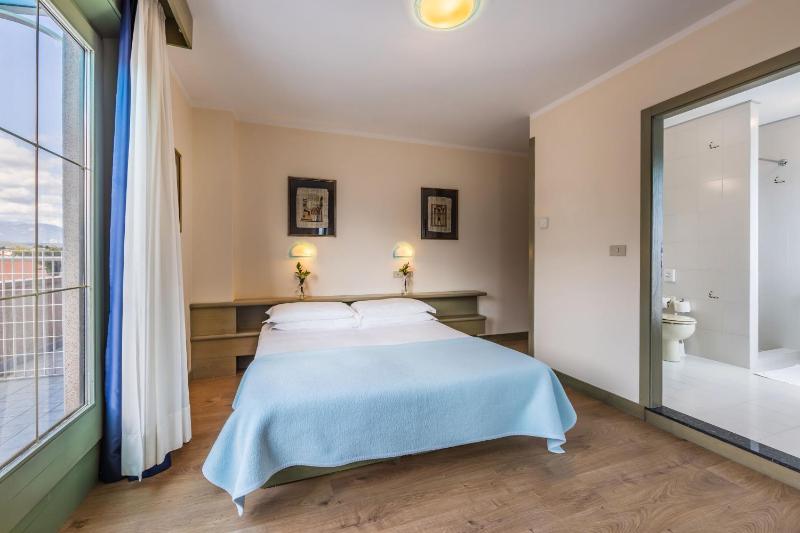 Superior Single Room image 2