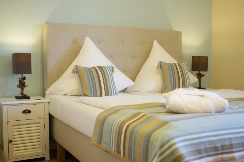 Deluxe Double Room image 3