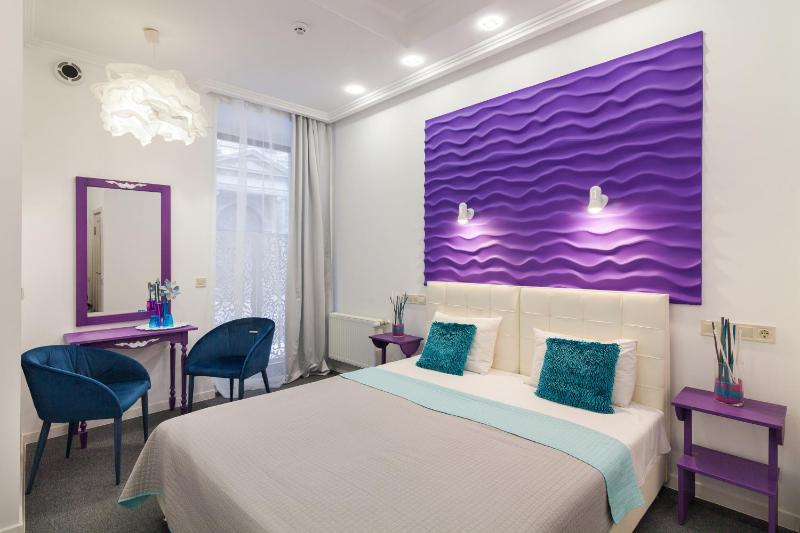 Deluxe Double or Twin Room image 2