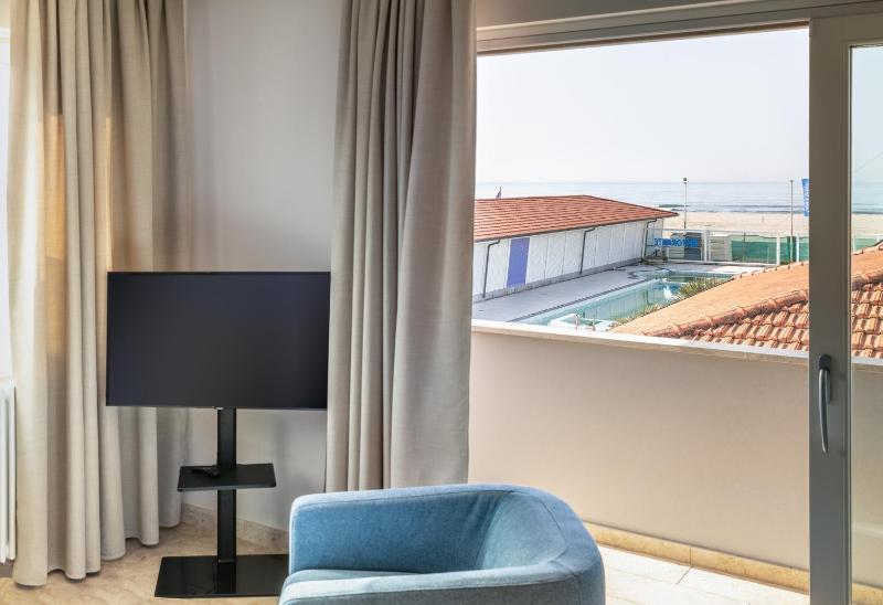 Viareggio Suite - Sea view apartment - image 11