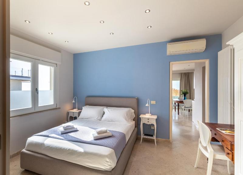 Viareggio Suite - Sea view apartment - image 7