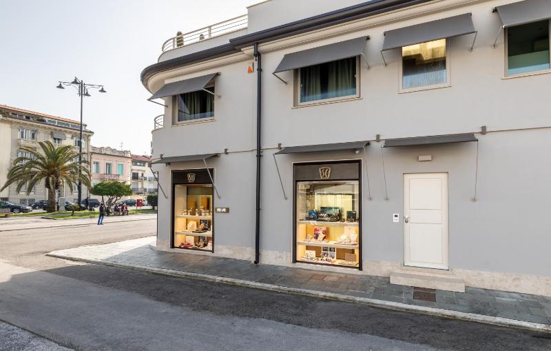 Viareggio Suite - Sea view apartment - image 19