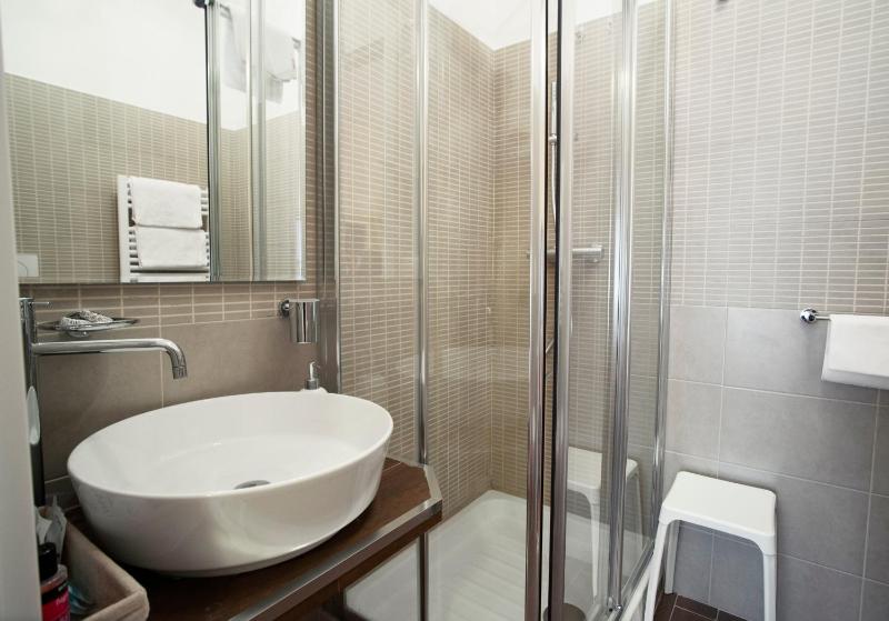 Double or Twin Room image 3