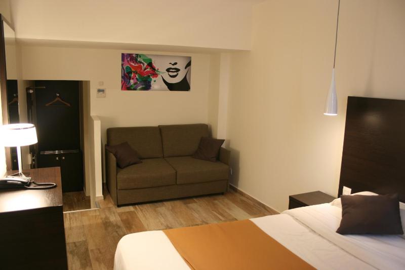 Central Hotel - image 40