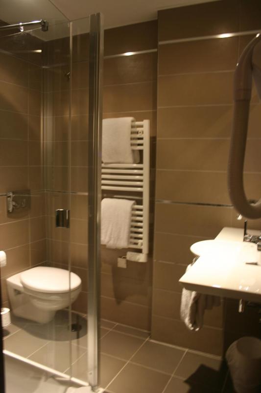 Central Hotel - image 29