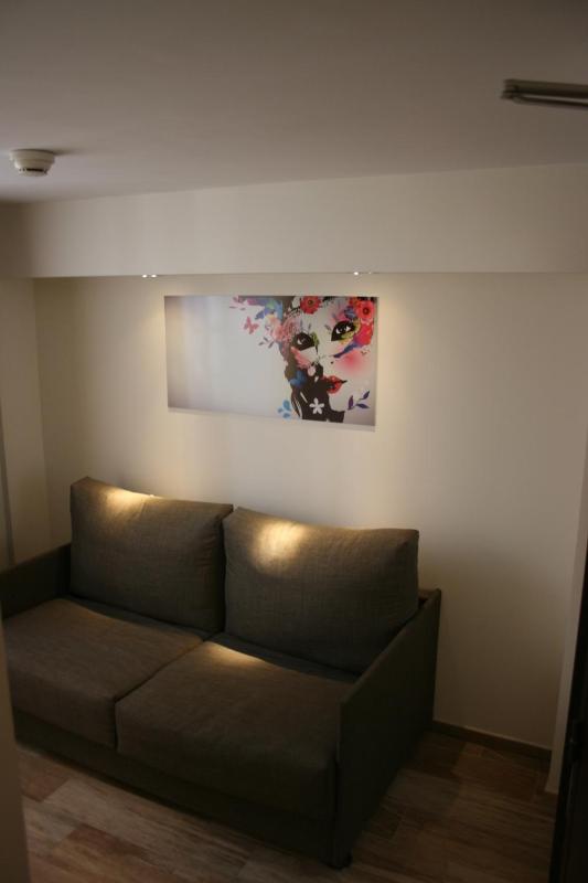 Family Room image 4