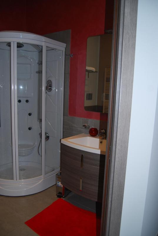 Comfort Single Room with Balcony image 2