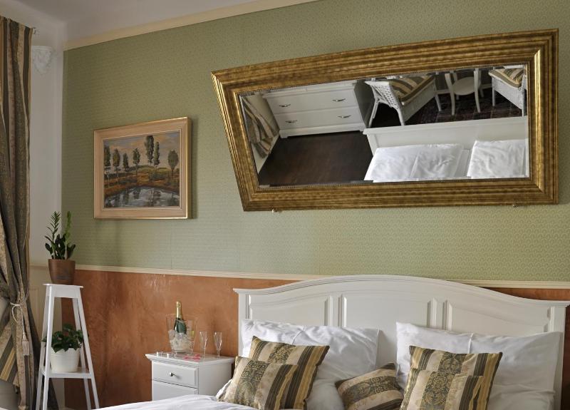 Grand Deluxe Double Room image 4