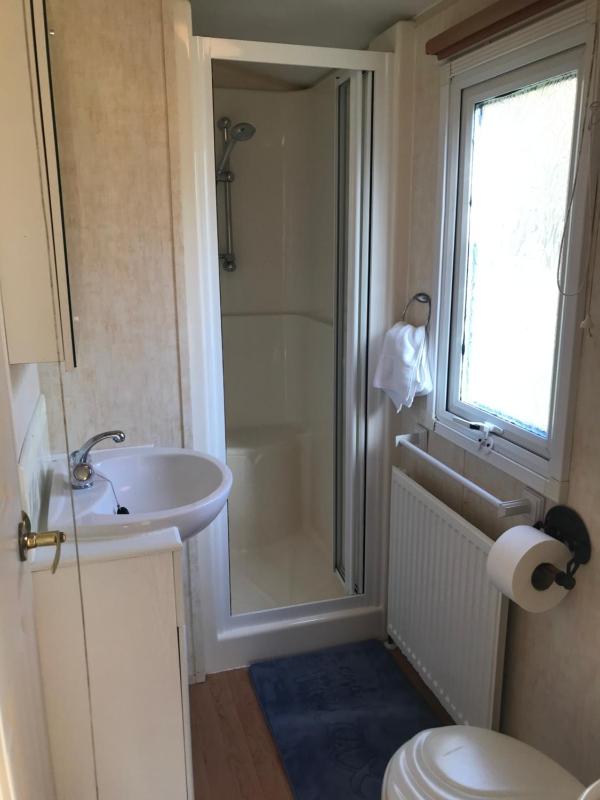 Budget Double Room image 4