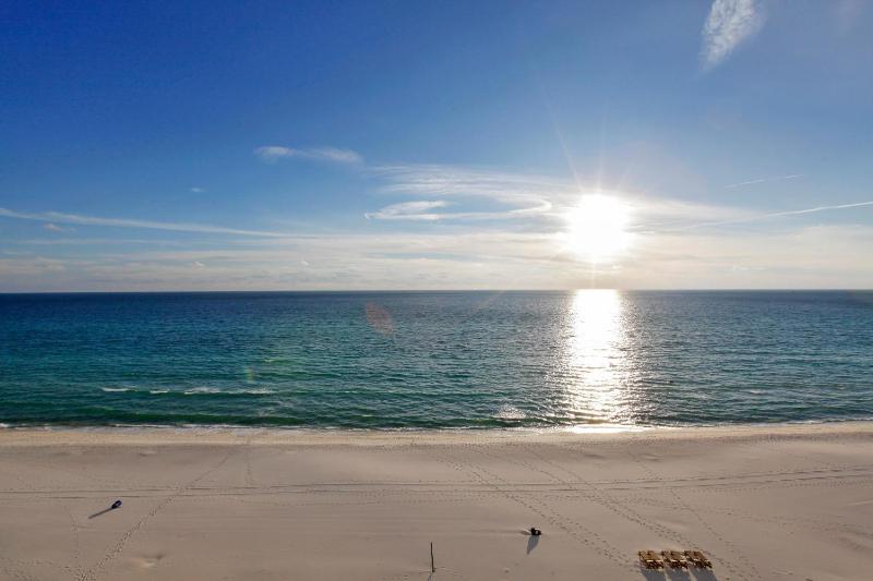 Studio Apartment 809 with Sea View  image 2