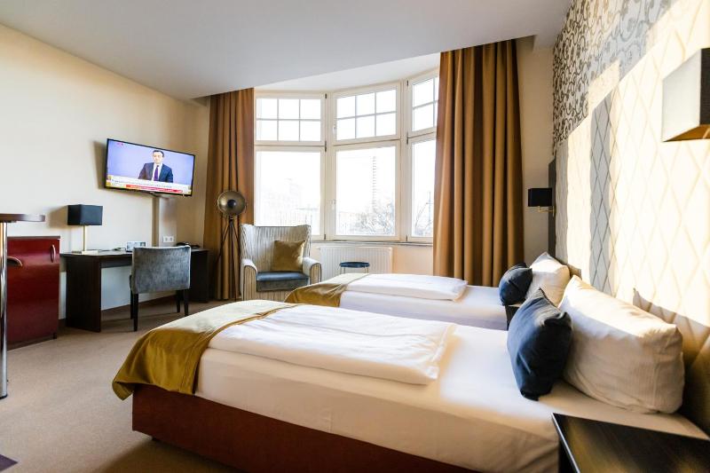 Standard Double or Twin Room image 3
