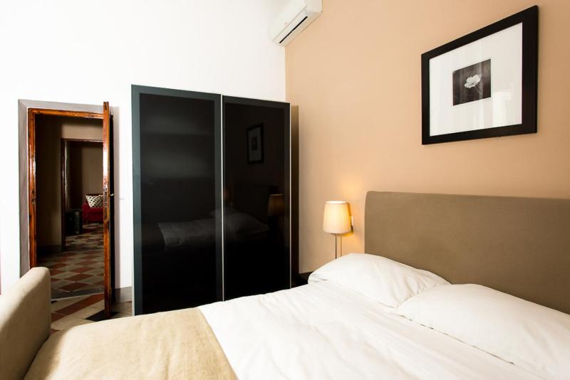 Four-Bedroom Apartment - Via Ghibellina 69 image 3
