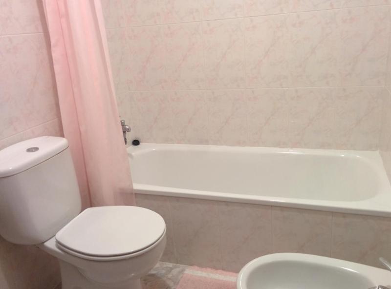 Triple Room with Private Bathroom image 2