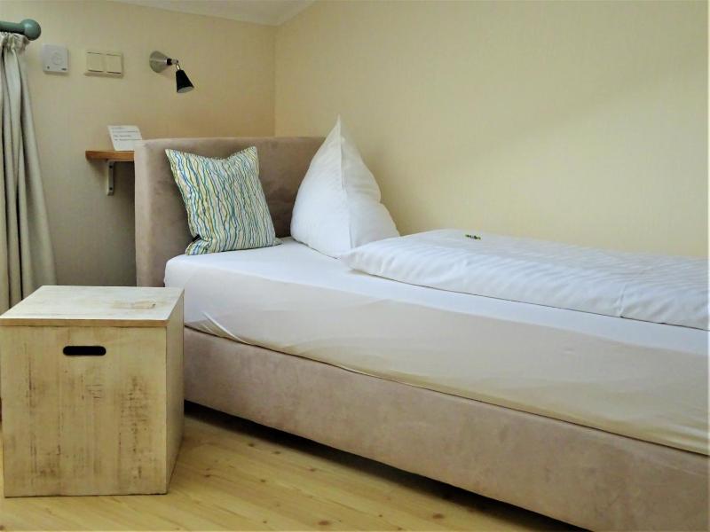 One-Bedroom Apartment with Sea View image 3