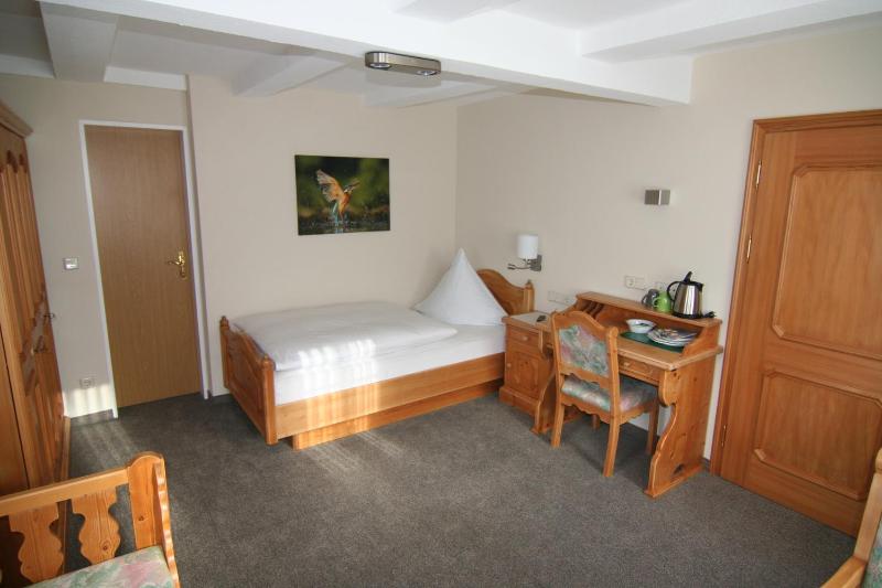 Standard Single Room image 2