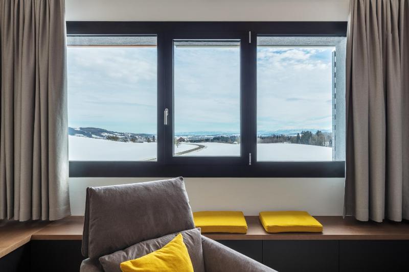 Superior Family Room image 3