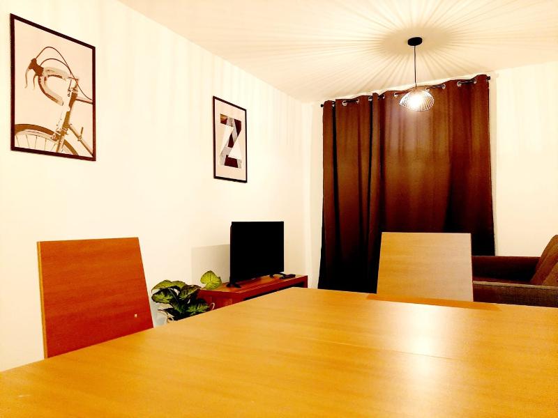 One-Bedroom Apartment image 3