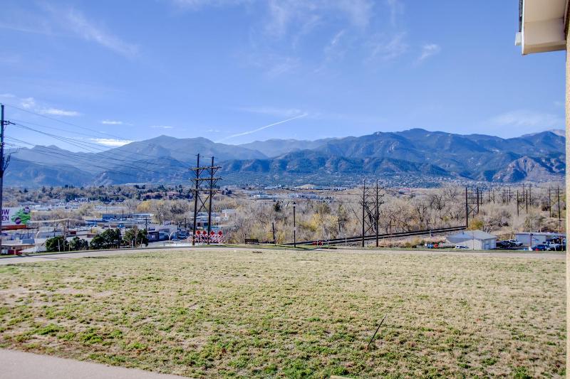 Apartment with Mountain View image 4