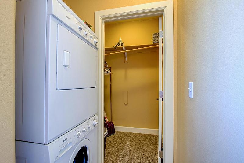 Apartment with Mountain View image 3