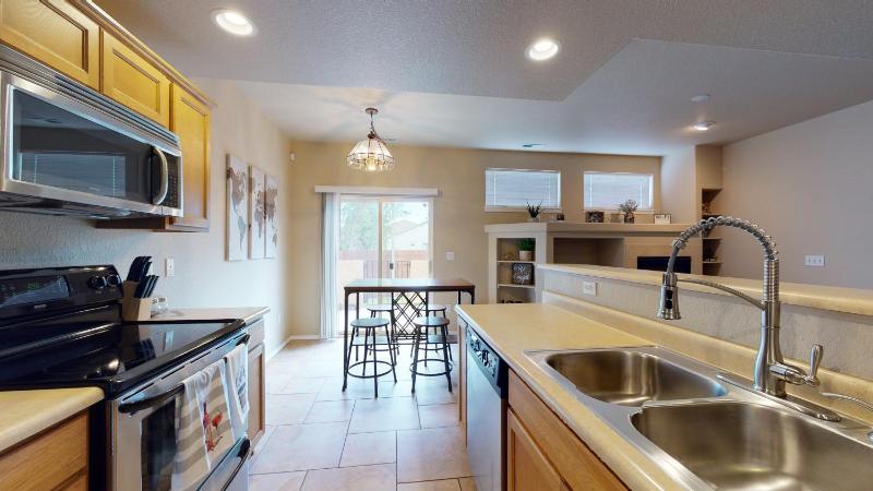 Two-Bedroom Townhouse image 2