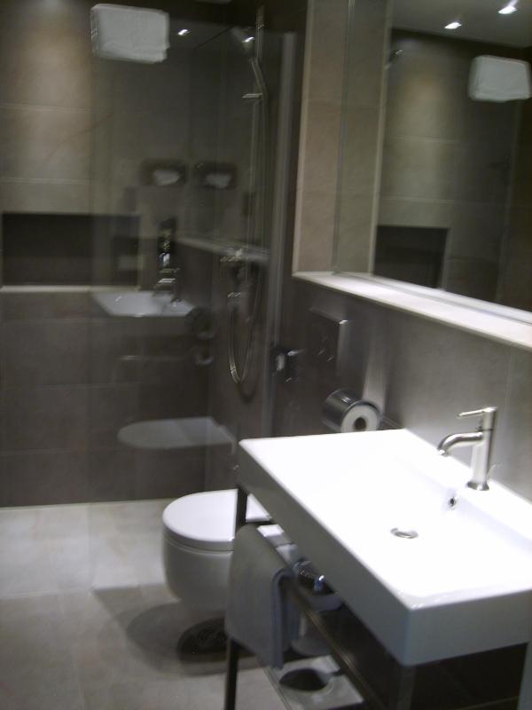 Small Single Room image 2