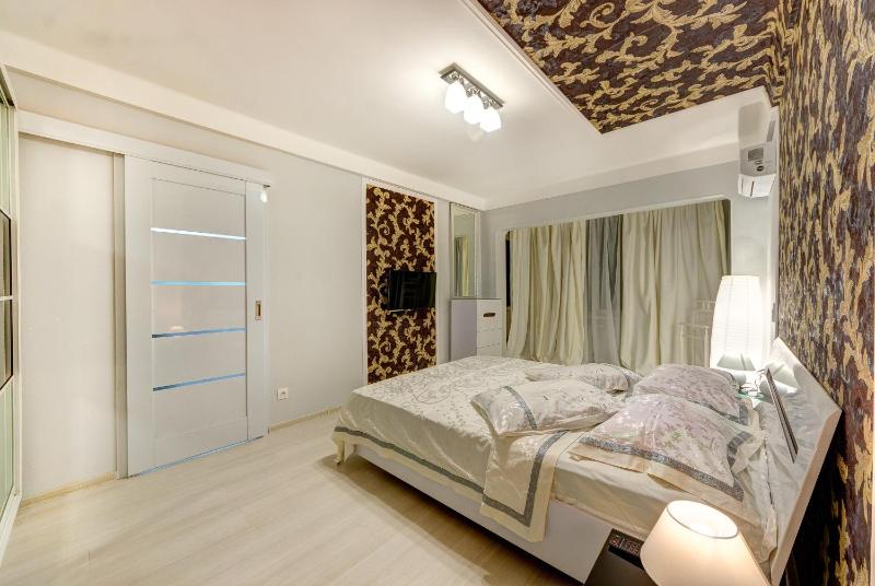 One-Bedroom Apartment image 3