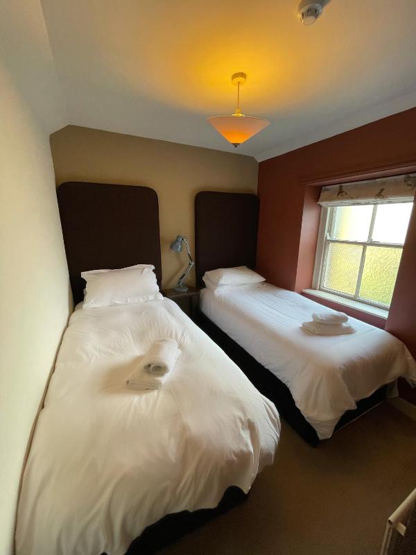 Family Room with Mountain View image 2