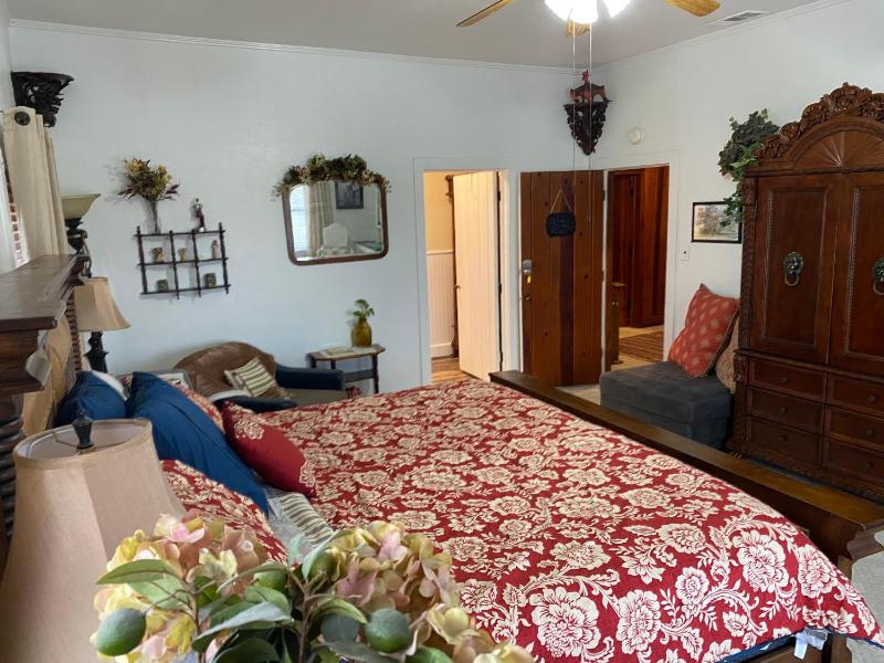 King Room image 4